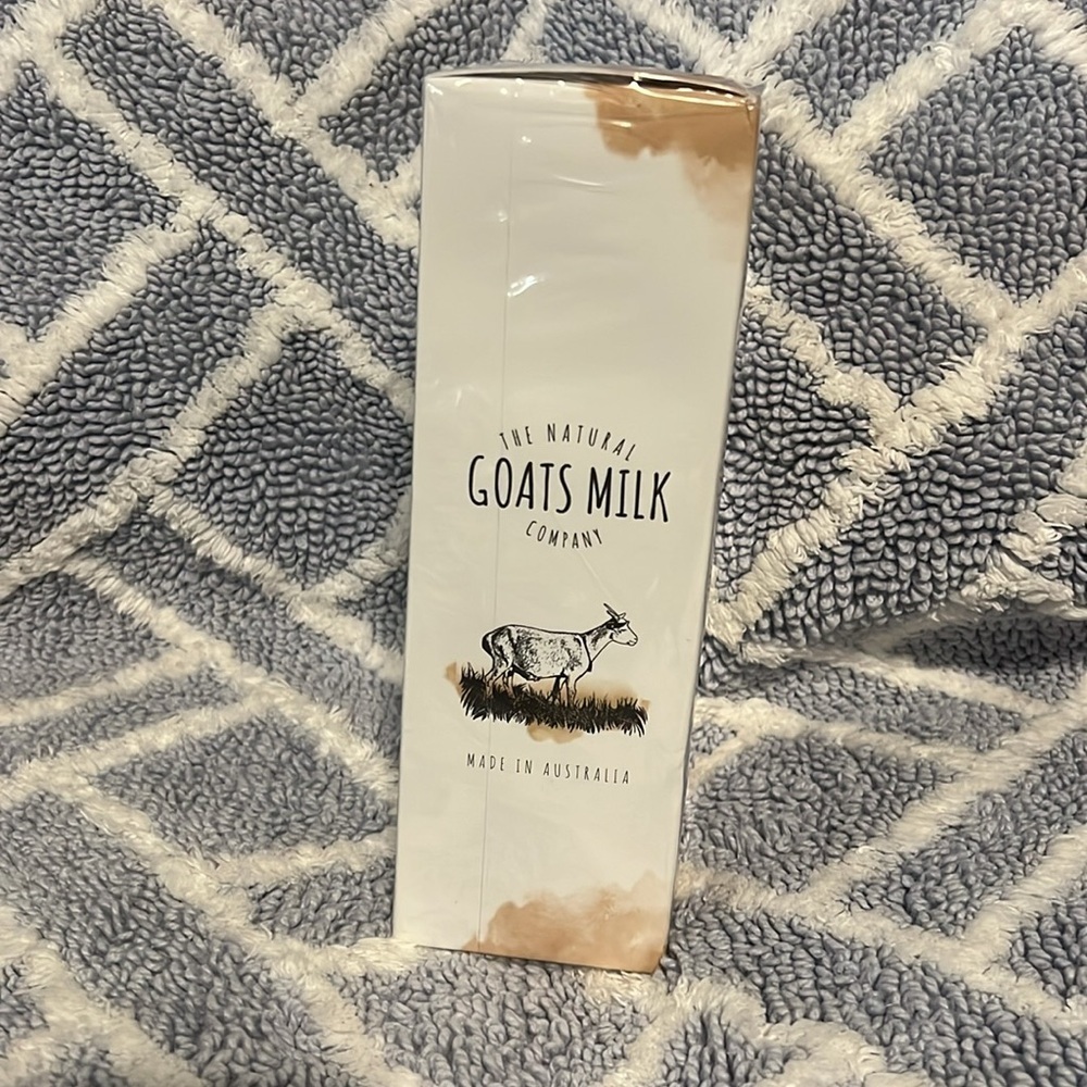NEW The Natural Goats Milk Company Soap Bar 8 Pack ~Manuka Honey ~Factory Sealed - Picture 3 of 3